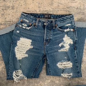 Abercrombie and Fitch Ames low rise slim boyfriend